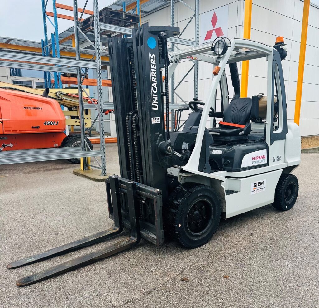 Chariot élévateur gaz UniCarriers DX 32G