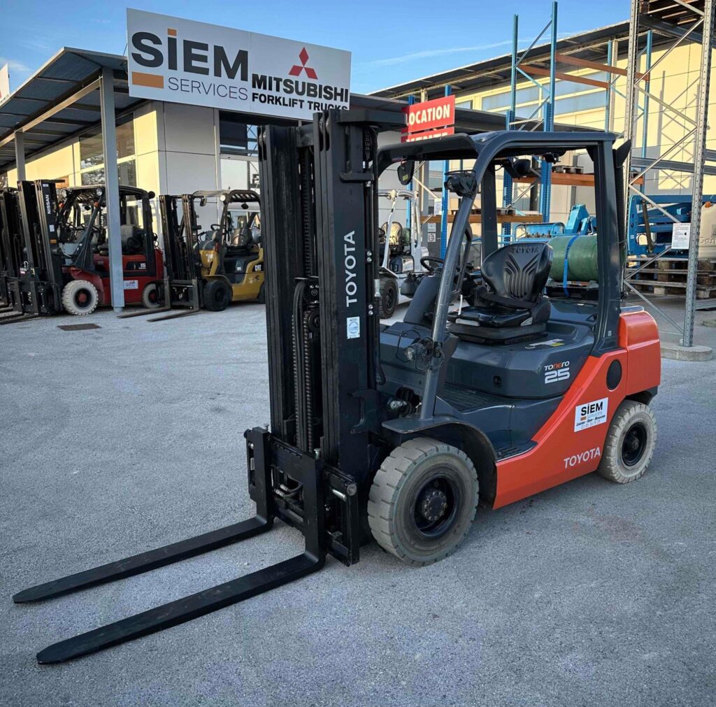 Chariot élévateur gaz Toyota 8FGF25