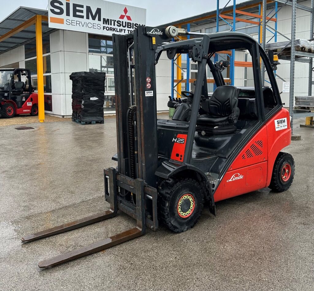 Chariot élévateur gaz Fenwick Linde H25T